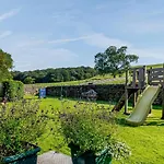 2 Bed In Huby Oc-79166 Nyaraló Weeton (West Yorkshire)