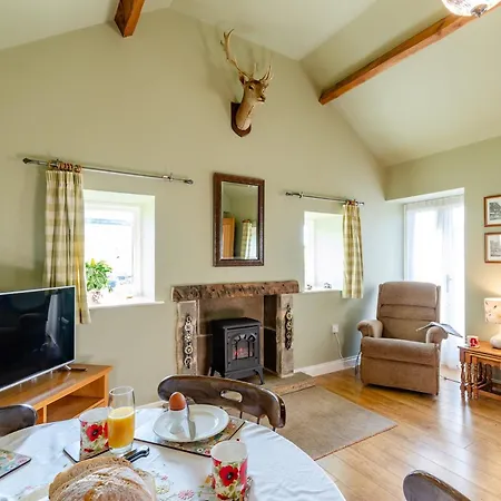 2 Bed In Harrogate 79166 بيت للعطل *