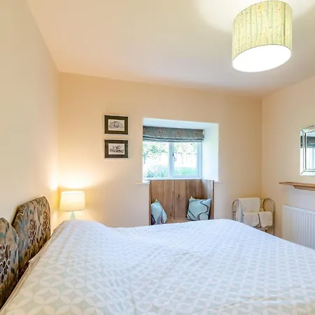 2 Bed In Harrogate 79166 بيت للعطل *