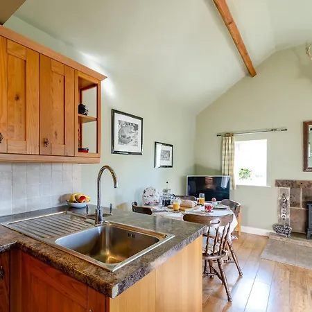 2 Bed In Huby Oc-79166 Weeton (West Yorkshire)