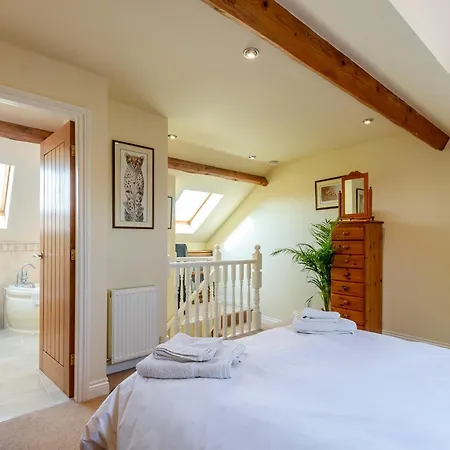 2 Bed In Huby Oc-79166 * Weeton (West Yorkshire)